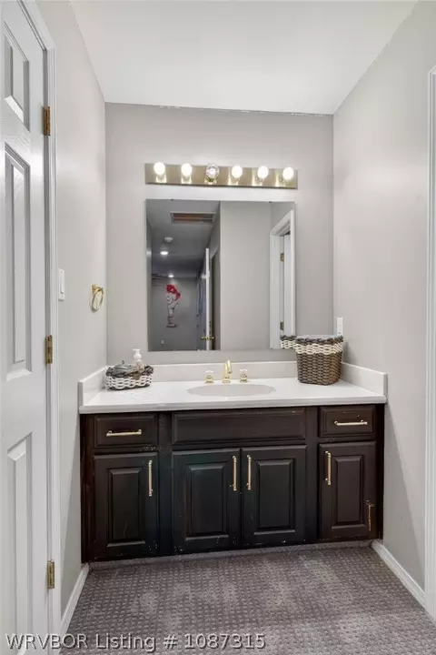 Bath - 10500 Jenny Lind Rd, Fort Smith, AR 72908 photo 6 of 8