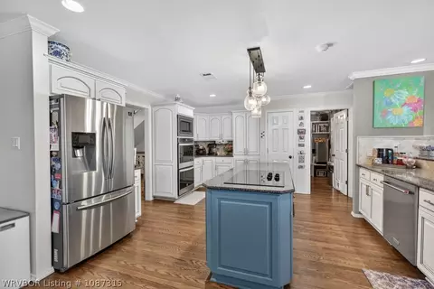 Kitchen - 10500 Jenny Lind Rd, Fort Smith, AR 72908 photo 3 of 6
