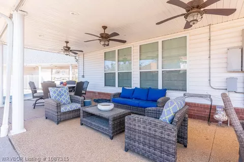 Exterior - 10500 Jenny Lind Rd, Fort Smith, AR 72908 photo 11 of 15