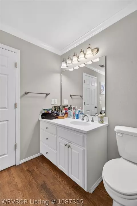 Bath - 10500 Jenny Lind Rd, Fort Smith, AR 72908 photo 3 of 8