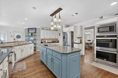 Kitchen - 10500 Jenny Lind Rd, Fort Smith, AR 72908 photo 6 of 6