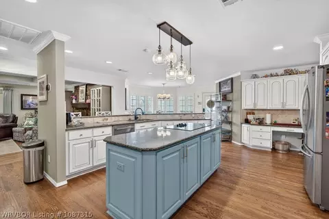 Kitchen - 10500 Jenny Lind Rd, Fort Smith, AR 72908 photo 5 of 6
