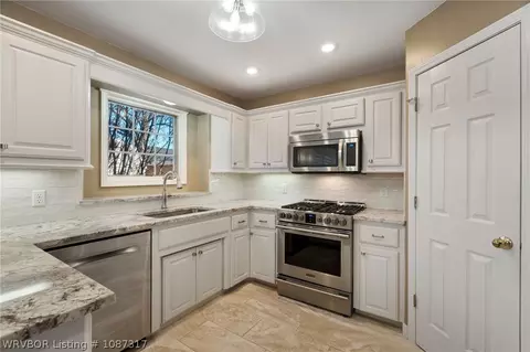 Kitchen - 8601 Timberlyn Way, Fort Smith, AR 72903 photo 2 of 2