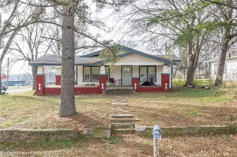 290 E 4th St, Booneville, AR 72927