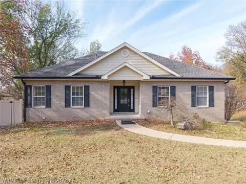 2201 Carthage Dr, Fort Smith, AR 72901