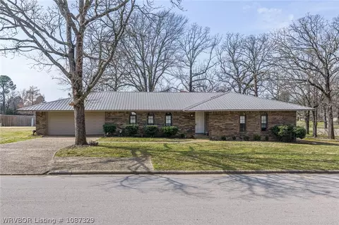 10008 Essex Pl, Fort Smith, AR 72908
