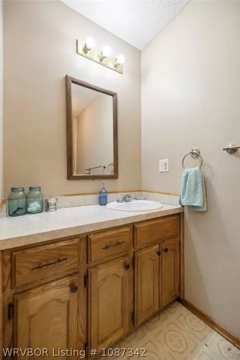Bath - 111 Cedar Ave, Alma, AR 72921 photo 2 of 4