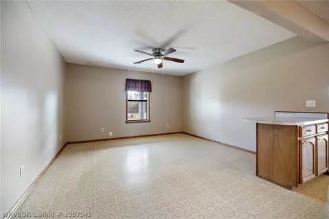 Living - 111 Cedar Ave, Alma, AR 72921 photo 4 of 4
