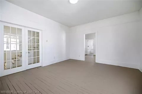 Living - 1018 S 25th St, Fort Smith, AR 72901 photo 2 of 3