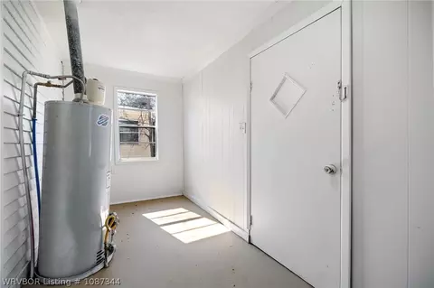 Entry Way - 1018 S 25th St, Fort Smith, AR 72901 photo 4 of 5