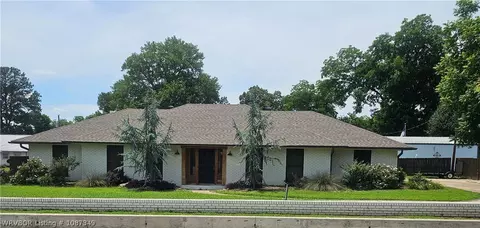502 N 10th St, Paris, AR 72855