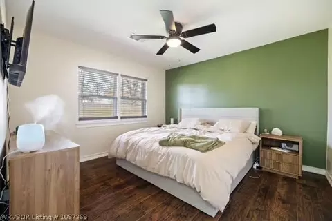 Bedroom - 7512 S Highway 271, Fort Smith, AR 72908 photo 3 of 4