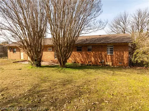 Exterior - 2415 64th St, Fort Smith, AR 72903 photo 5 of 7