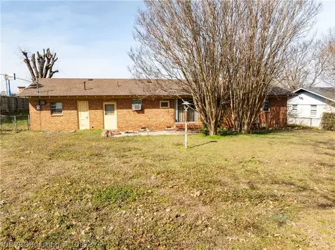 Exterior - 2415 64th St, Fort Smith, AR 72903 photo 6 of 7