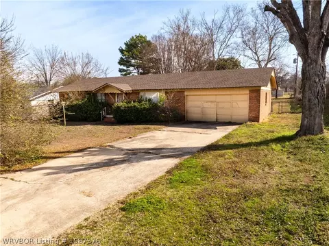 Exterior - 2415 64th St, Fort Smith, AR 72903 photo 2 of 7