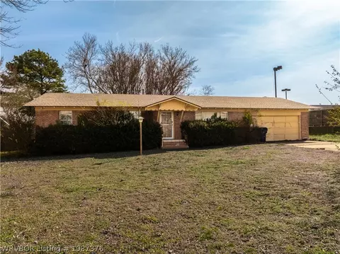 2415 64th St, Fort Smith, AR 72903