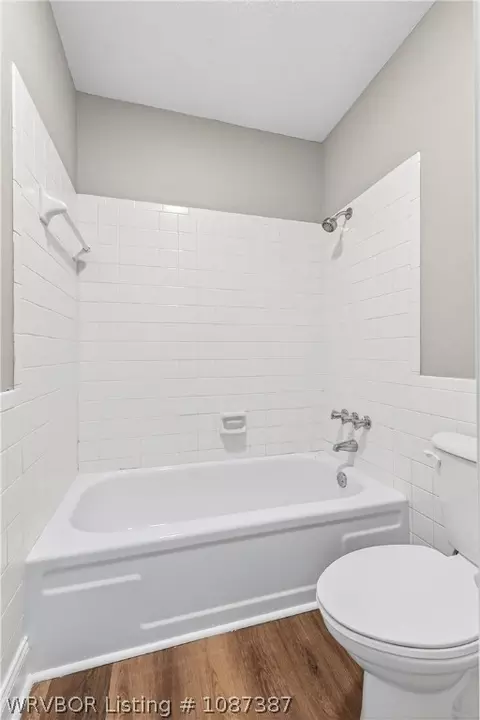 Bath - 504 M St, Barling, AR 72923 photo 3 of 3