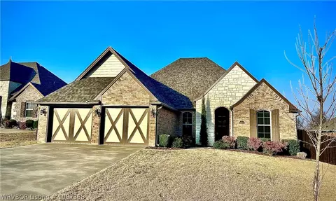 8505 Stoneshire Dr, Fort Smith, AR 72916