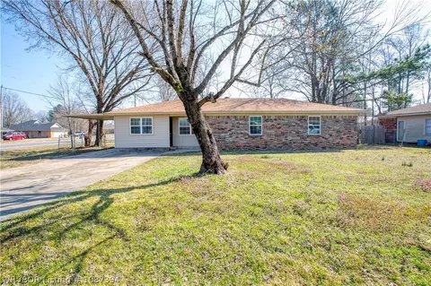Exterior - 2 S 15th St, Lavaca, AR 72941 photo 2 of 9