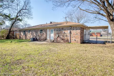 Exterior - 2 S 15th St, Lavaca, AR 72941 photo 3 of 9