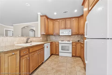 Kitchen - 2912 Brighton Ct, Fort Smith, AR 72903 photo 2 of 4