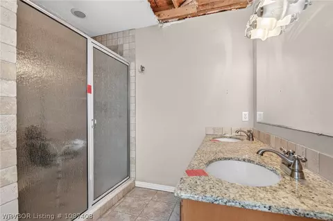 Bath - 2912 Brighton Ct, Fort Smith, AR 72903 photo 1 of 3