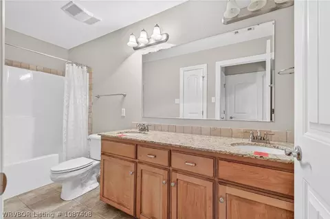Bath - 2912 Brighton Ct, Fort Smith, AR 72903 photo 3 of 3