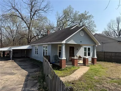 704 N 253 Hwy, Lavaca, AR 72941