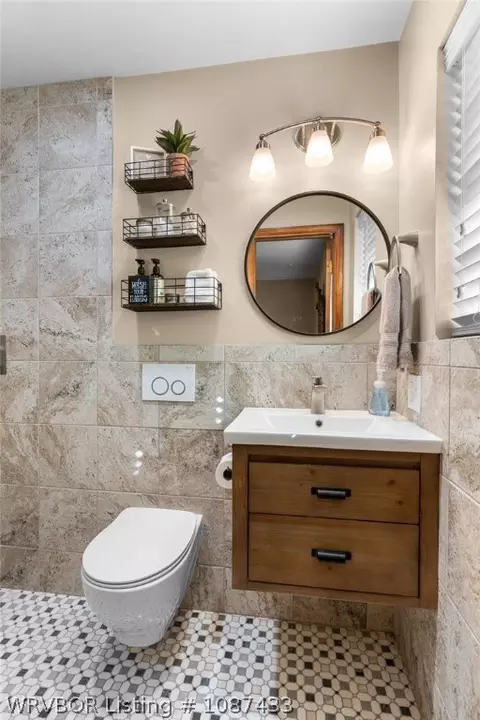 Bath - 3700 Dallas St, Fort Smith, AR 72903 photo 2 of 4
