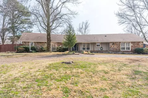 2100 Queensbury Way, Fort Smith, AR 72908