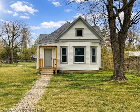 510 NW 2nd St, Spiro, OK 74959