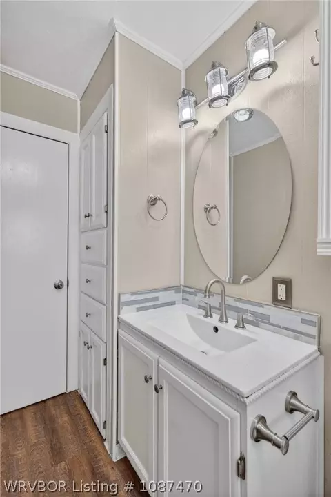 Bath - 3710 Park Ave, Fort Smith, AR 72903 photo 3 of 3