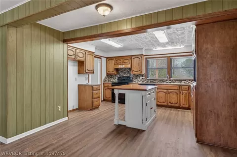 Kitchen - 3710 Park Ave, Fort Smith, AR 72903 photo 3 of 6