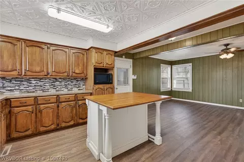 Kitchen - 3710 Park Ave, Fort Smith, AR 72903 photo 5 of 6