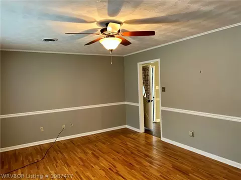 Living - 2914 Memphis St, Fort Smith, AR 72901 photo 2 of 3