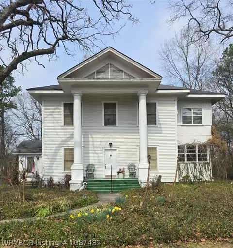 707 E Walnut St, Paris, AR 72855