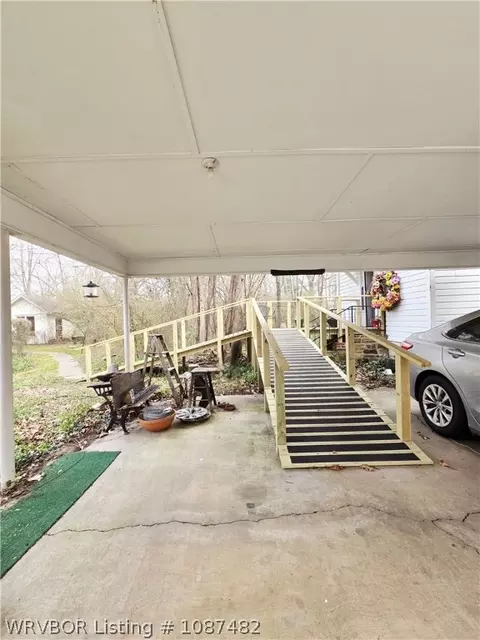 Exterior - 707 E Walnut St, Paris, AR 72855 photo 4 of 8
