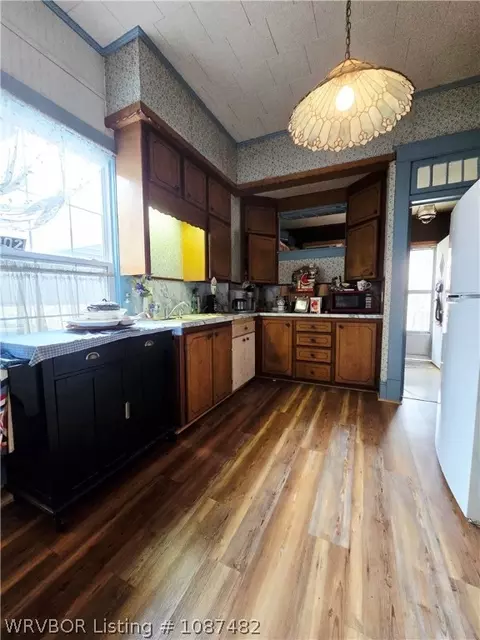 Kitchen - 707 E Walnut St, Paris, AR 72855 photo 1 of 2