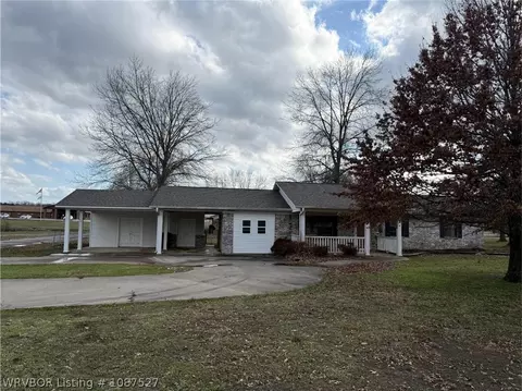 Exterior - 804 E Pryor Ave, Pocola, OK 74902 photo 3 of 7