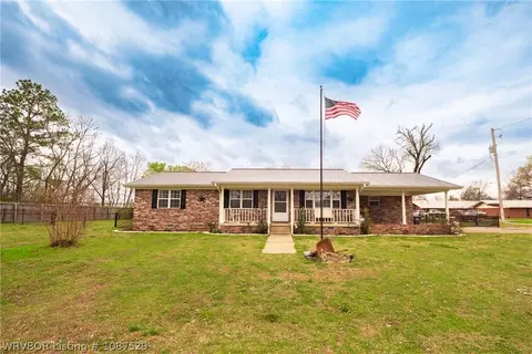 53 Grove St, Magazine, AR 72943