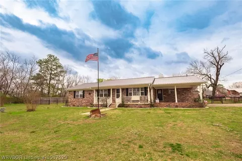 53 W Grove St, Magazine, AR 72943