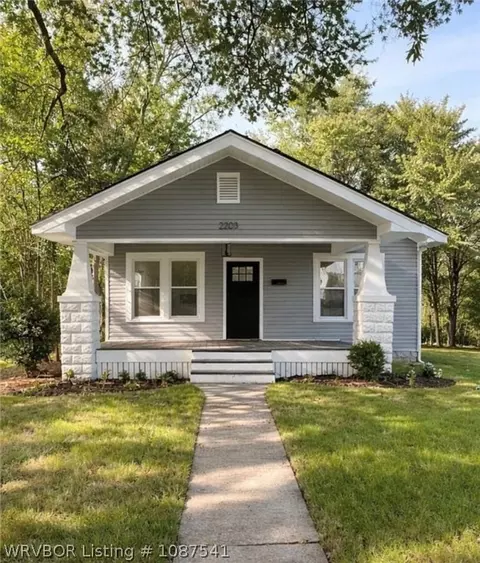2203 S M St, Fort Smith, AR 72901