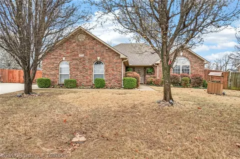 1736 Red Oak Cir, Van Buren, AR 72956