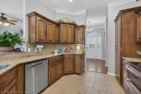 Entry Way - 313 Stone Mountain Loop, Alma, AR 72921 photo 5 of 9