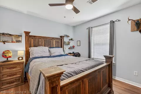 Bedroom - 313 Stone Mountain Loop, Alma, AR 72921 photo 11 of 13