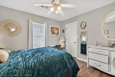 Bedroom - 313 Stone Mountain Loop, Alma, AR 72921 photo 9 of 13
