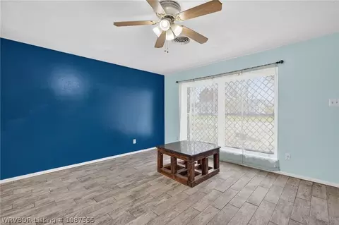 Living - 204 Amherst Cir, Fort Smith, AR 72908 photo 4 of 6