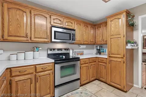 Kitchen - 2505 Royal Scots, Fort Smith, AR 72908 photo 2 of 5