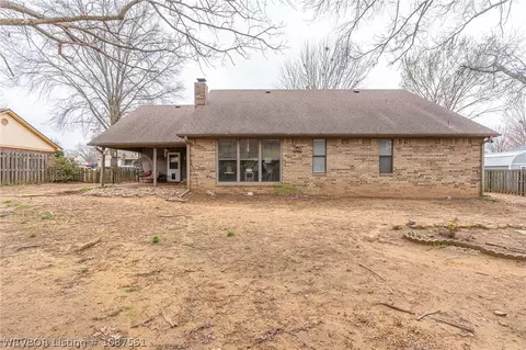 Exterior - 2505 Royal Scots, Fort Smith, AR 72908 photo 4 of 7