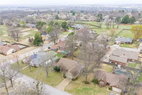 View/Area - 2505 Royal Scots, Fort Smith, AR 72908 photo 5 of 6